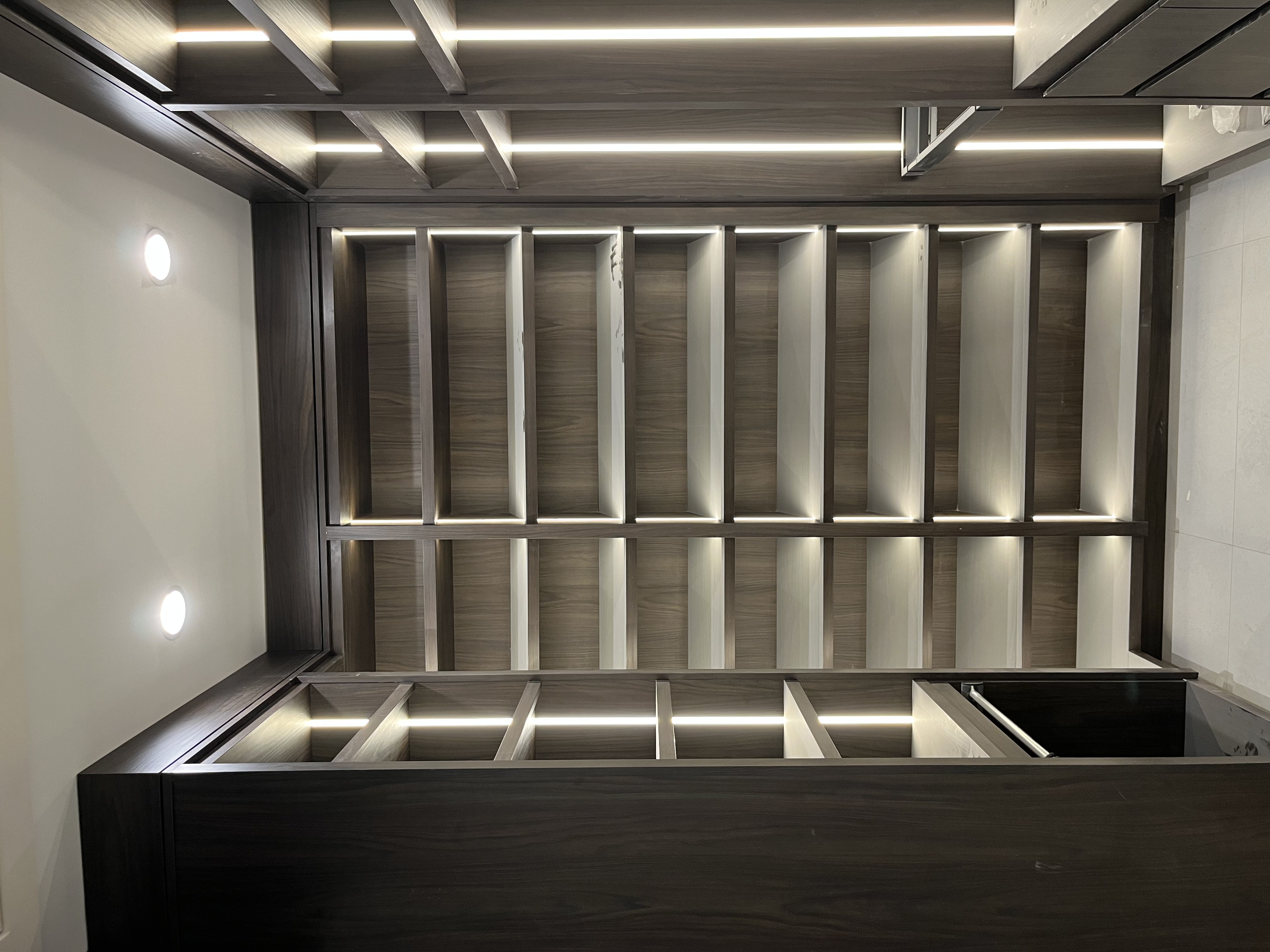 Custom closet system